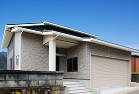 無垢フローリングが暖かい全館空調の家