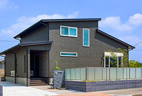 ゆとりの空間が魅力　開放的な高天井のある家