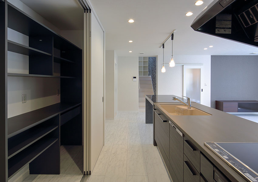 広々すっきり使えるキッチン