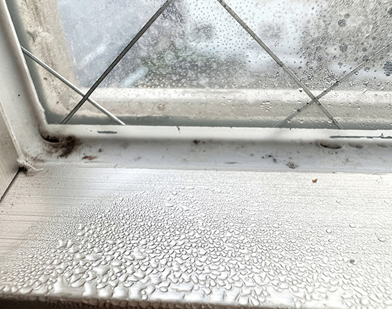 外気に触れる面積が多い住宅は外気の影響を受けやすい